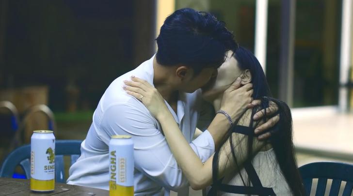 sex vn nhà nghỉ Lỡ uống rượu say, cô gái bj nhiệt tình cho đồng nghiệp